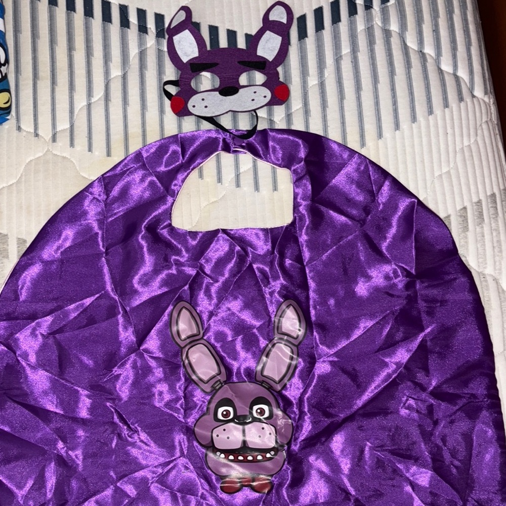 Five nights at Freddy’s double sided cape with mask